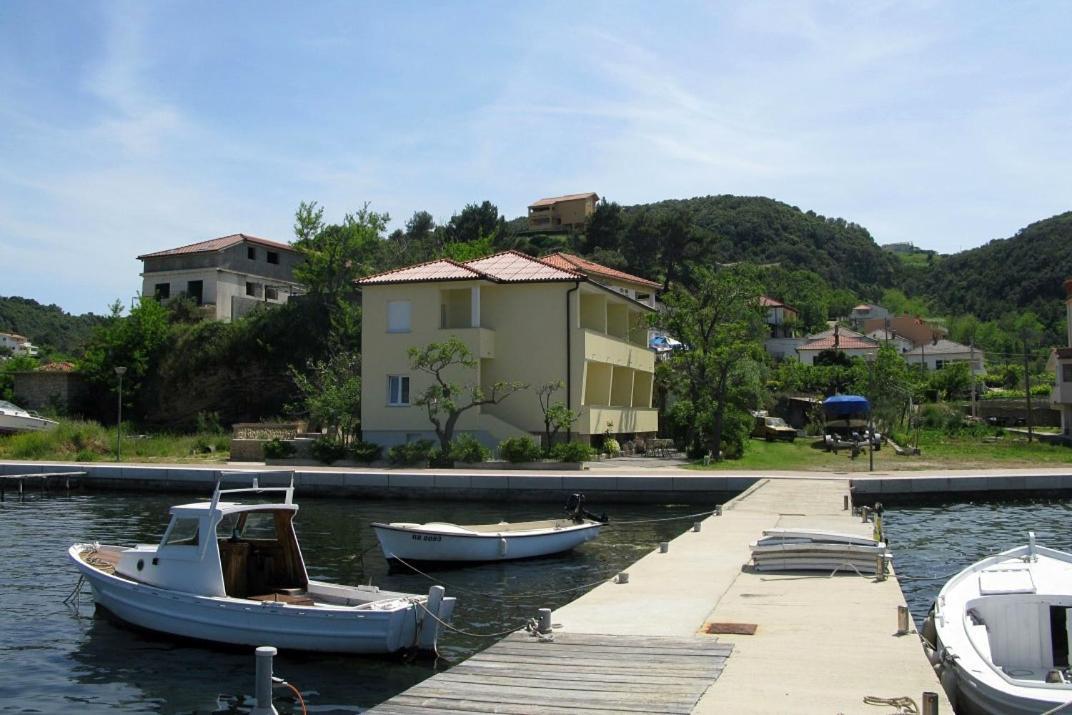 Apartments By The Sea Supetarska Draga - Donja, Rab - 11769 Esterno foto
