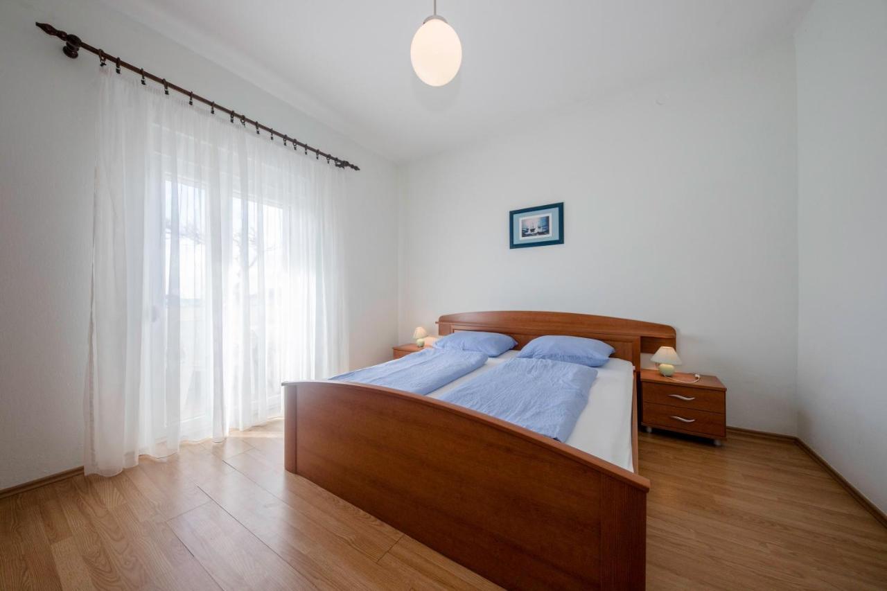 Apartments By The Sea Supetarska Draga - Donja, Rab - 11769 Esterno foto