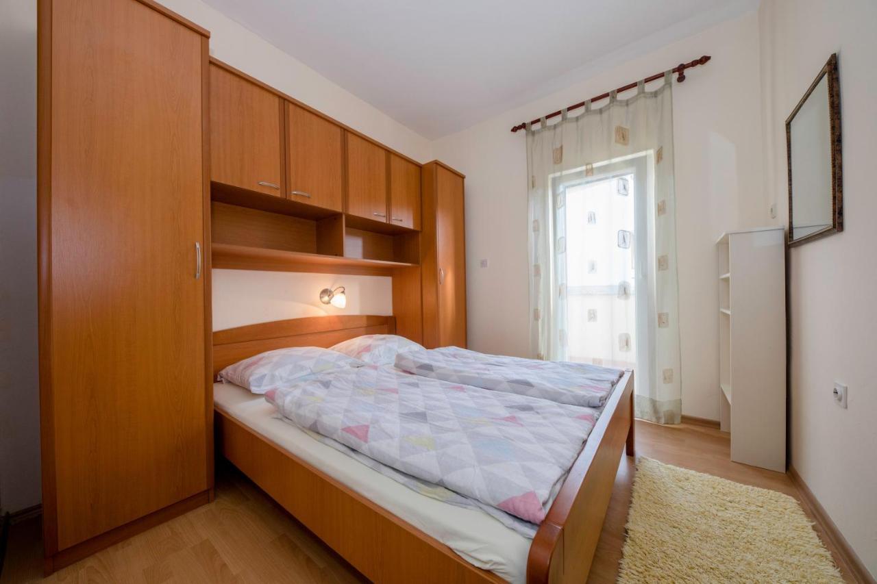 Apartments By The Sea Supetarska Draga - Donja, Rab - 11769 Esterno foto