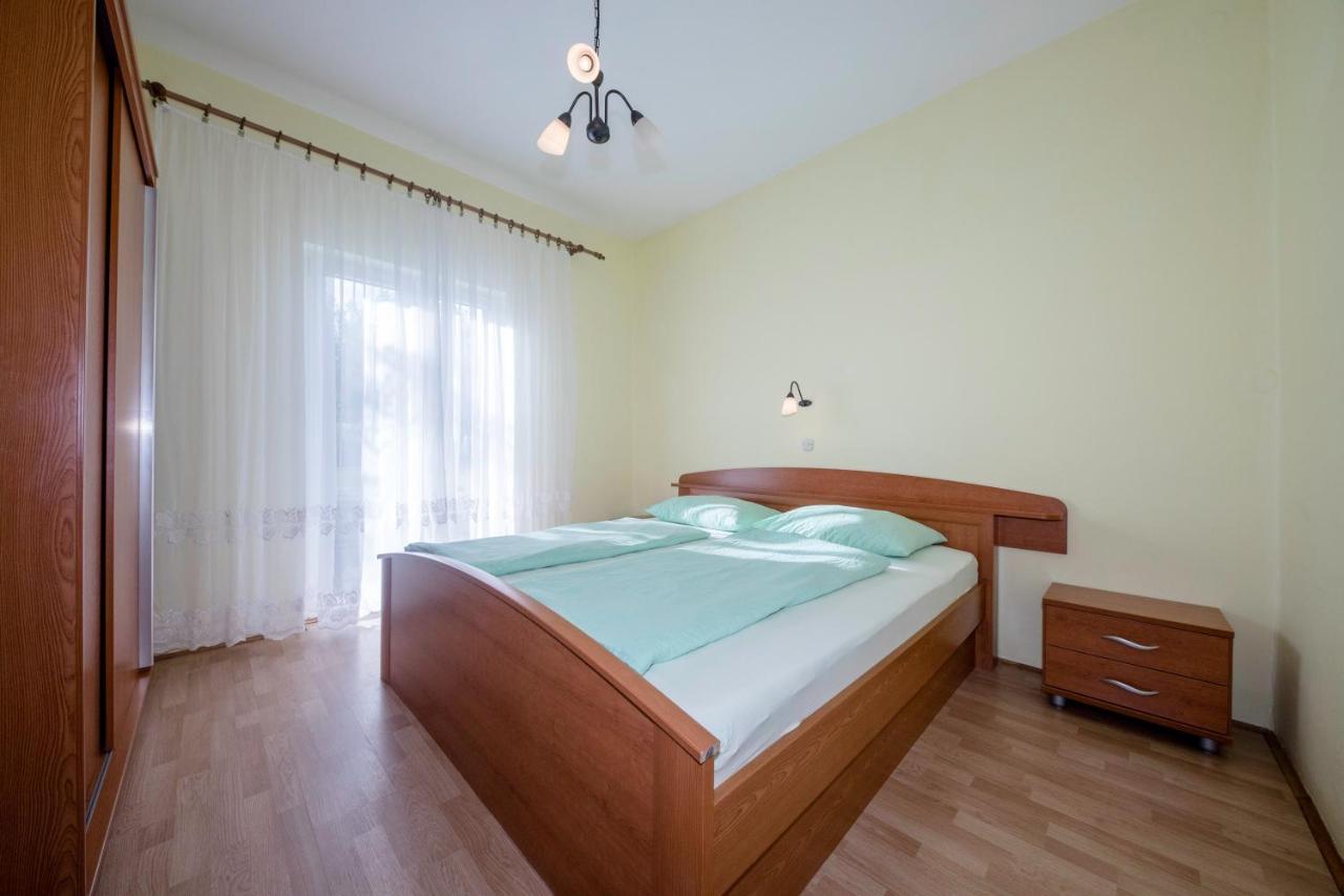 Apartments By The Sea Supetarska Draga - Donja, Rab - 11769 Esterno foto